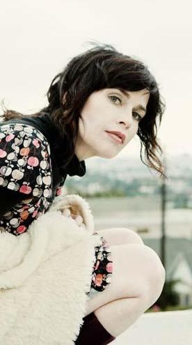 http://www.rockwired.com/beththornleyradio.JPG