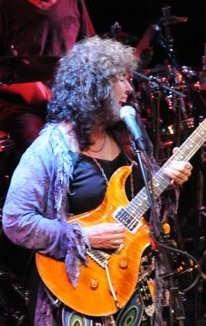 http://www.rockwired.com/cristengrey2.JPG