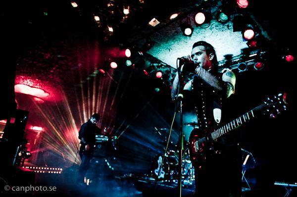 http://www.rockwired.com/desillusion.jpg