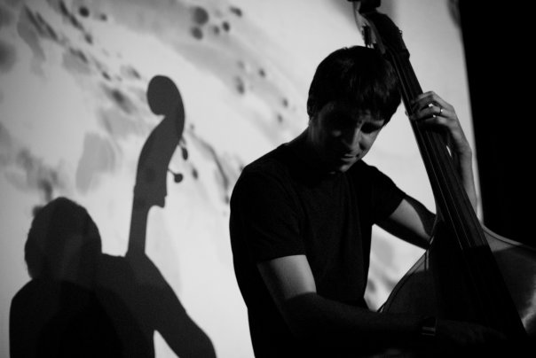 http://www.rockwired.com/luisguerra.jpg