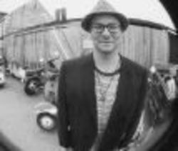 http://www.rockwired.com/kazmurphy2.jpg